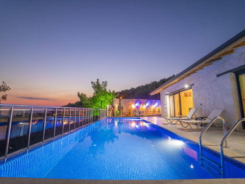  gece  -  Kasım
  | Kalkan İslamlar Balayı Villası (2 Kişilik, Jakuzili Kapalı Havuz, Doğa Manzaralı)
